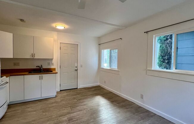 1 bed, 1 bath, 400 sqft, $2,095, Unit 1129 26th St