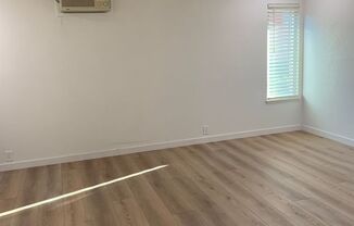 2 beds, 1 bath, $2,850