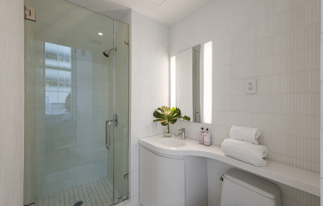 524 W 19 ST