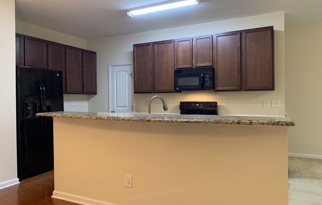 Beautiful 3 Bedroom Townhome in Raleigh near beautiful park! Apply Now!
