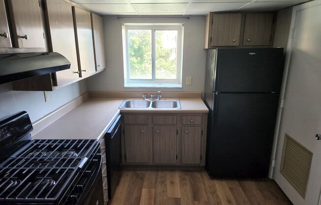 2 beds, 1 bath, 1,047 sqft, $1,439, Unit WG1-311