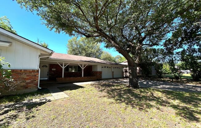 Charming 3-Bedroom Home in the Heart of Hurst