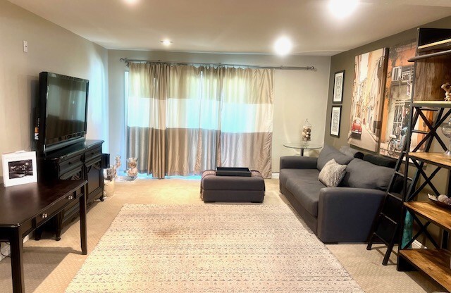 2 beds, 2 baths, 990 sqft, $3,200, Unit B205