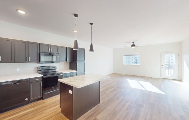 1 bed, 1 bath, 1,003 sqft, $1,295, Unit 7950-1313