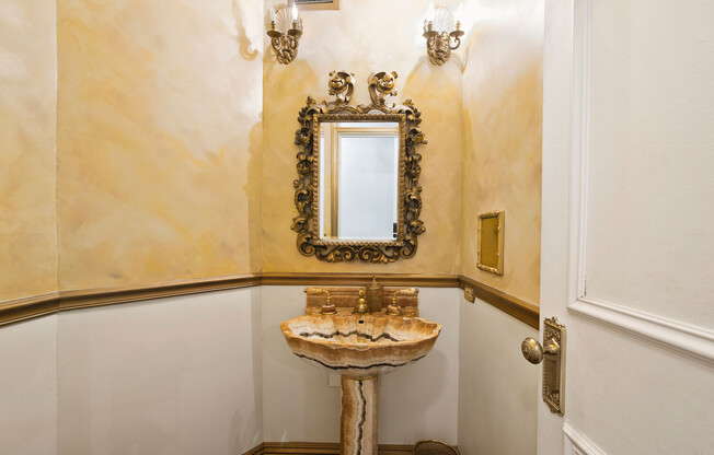 1 bed, 1.5 baths, 1,074 sqft, $6,500, Unit 10D