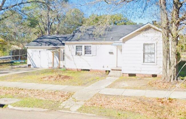 4655 Fairfields Avenue (3 Bed/1 Bath)