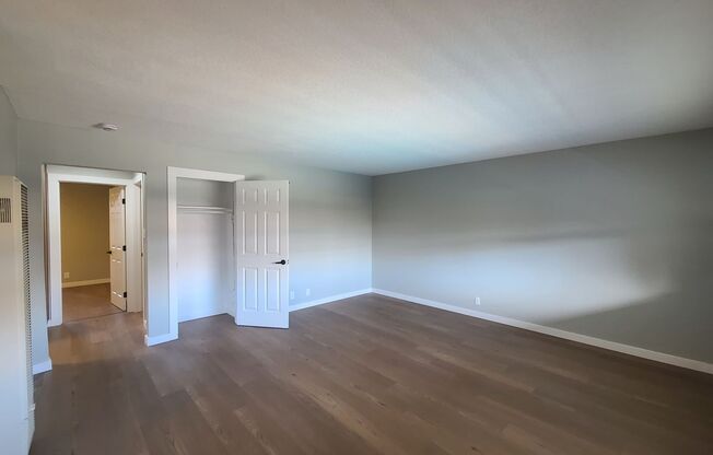 2 beds, 1 bath, 950 sqft, $3,100, Unit 1720-28