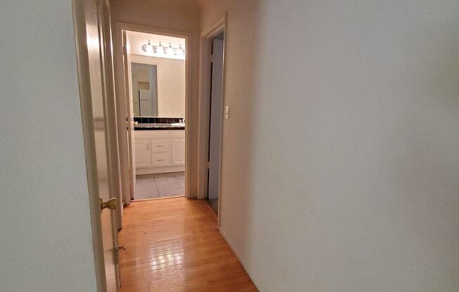 1 bed, 1 bath, $1,450, Unit 4