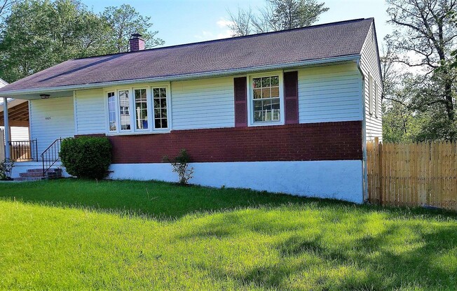 Nice 3BR/2BA Rancher with Rec Rm. Large Yard.