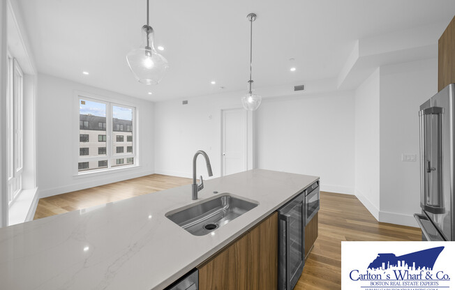 218 OLD COLONY AVE
