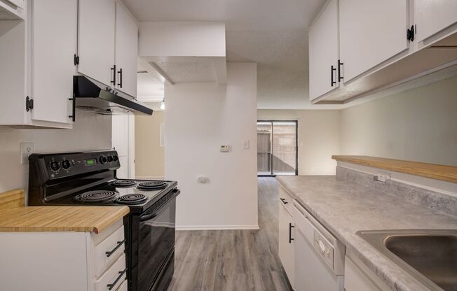 2 beds, 2 baths, 900 sqft, $2,098, Unit 102