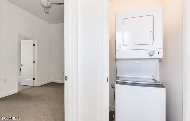 Beautiful 2 bedroom Townhome in downtown Phoenix! Perfect Location!