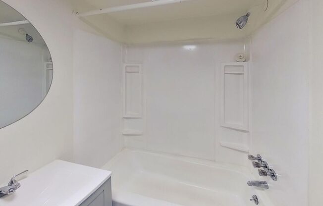 1 bed, 1 bath, 700 sqft, $1,299, Unit 50-1B