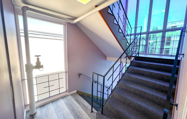 3 beds, 2 baths, 1,390 sqft, $3,095, Unit 401