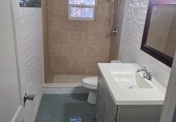 1449 N RONALD REAGAN BLVD