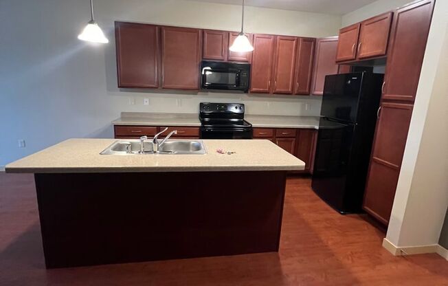 1 bed, 1 bath, 735 sqft, $1,175, Unit 206