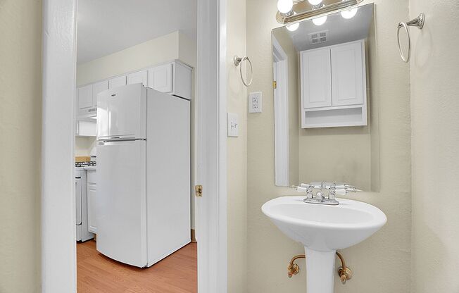 2 bedroom townhome with 2 bathrooms