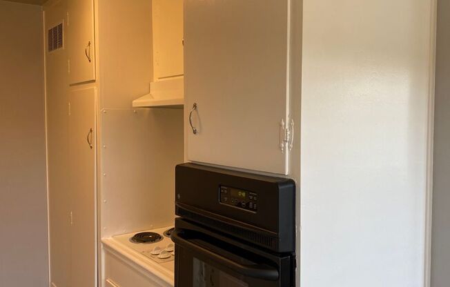 1 bed, 1 bath, 650 sqft, $2,200, Unit 2890-20