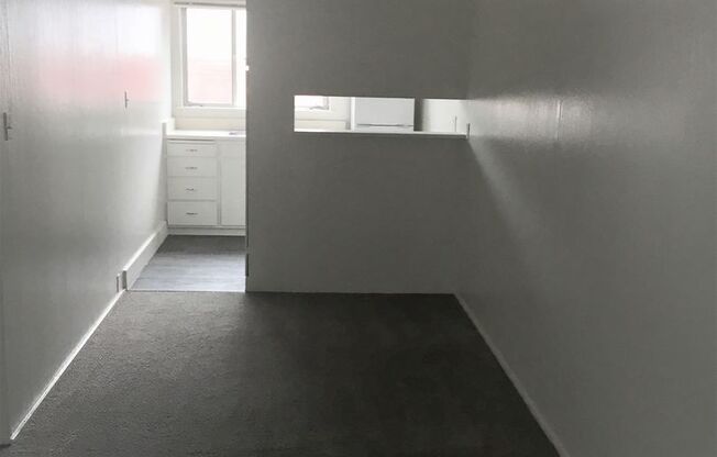 A fine one bedroom only one block from Telegraph Ave