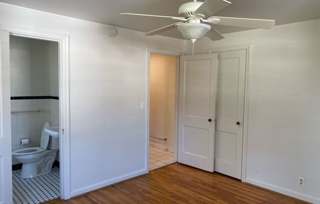 Deer Park Flats - Comfortable 1 - Bedroom Apartments near Kenwood Mall
