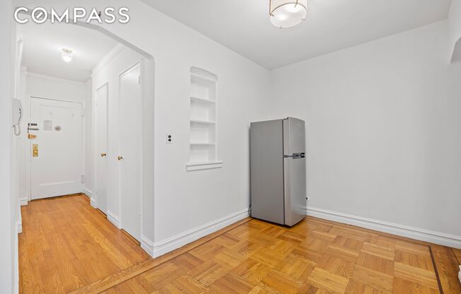 1 bed, 1 bath, 700 sqft, $2,400, Unit 5P