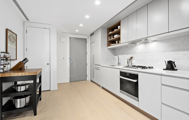 1 bed, 1 bath, 646 sqft, $5,000, Unit 405