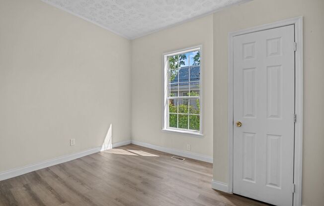Large Highland Park 4 Bedroom
