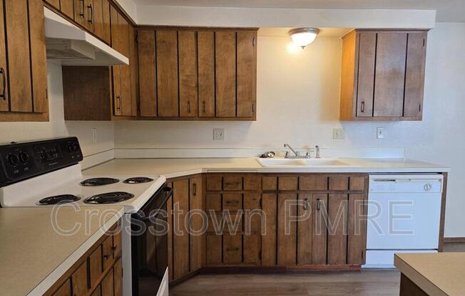 1012 N VAN BUREN AVE