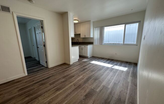 1 bed, 1 bath, 595 sqft, $2,225, Unit 12