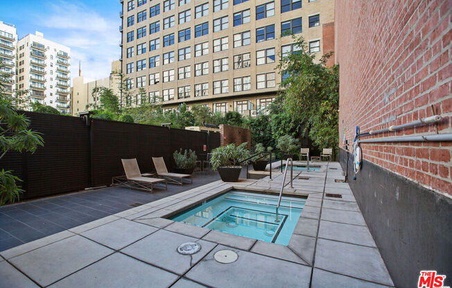 2 beds, 2 baths, 860 sqft, $2,750, Unit 614