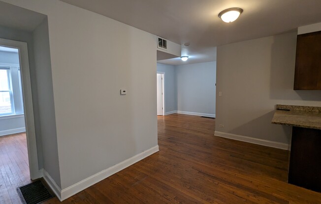 5027 N HARDING