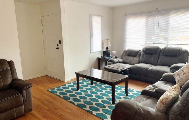 3 beds, 1 bath, $1,299