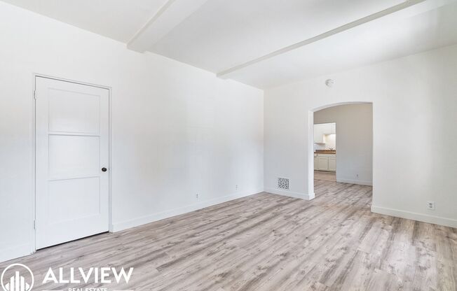 1 bed, 1 bath, $1,795, Unit Unit 323 W Hill St