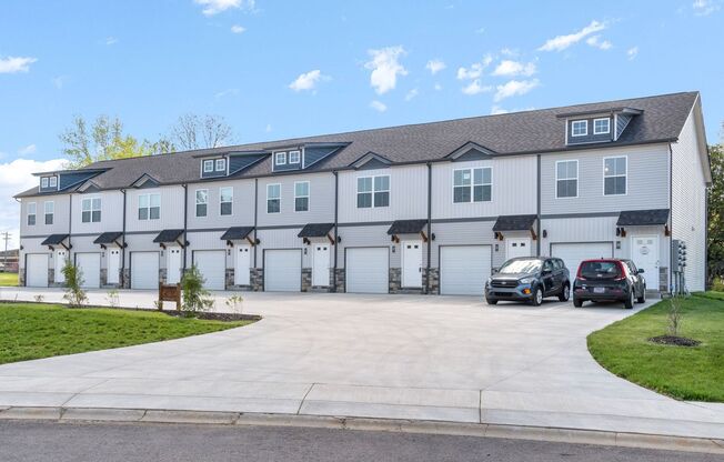LUXURY TOWNHOMES FOR RENT ON DRAYTON DRIVE!!!