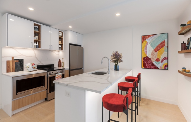 2 beds, 2 baths, $3,620, Unit 4-Q
