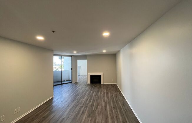 2 beds, 2 baths, 850 sqft, $2,948, Unit 313