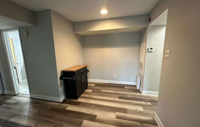 ** Move in Special $500 off your first months rent** FABULOUS 2 Bedroom/1 Bath Condo!!