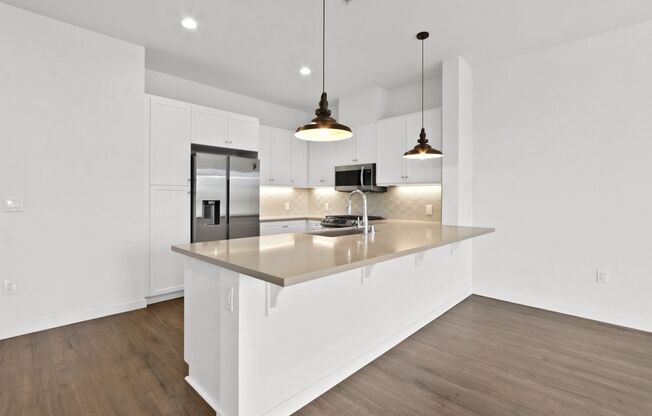 1 bed, 2 baths, 748 sqft, $4,500, Unit #102