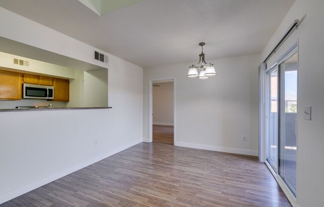 2 beds, 2 baths, $1,475, Unit UNIT 2118