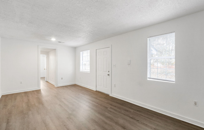 Spacious & Fully Renovated Prime North Charleston Location – Pre-Leasing Now!