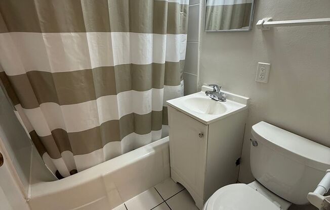 Studio, 1 bath, 400 sqft, $895, Unit #211