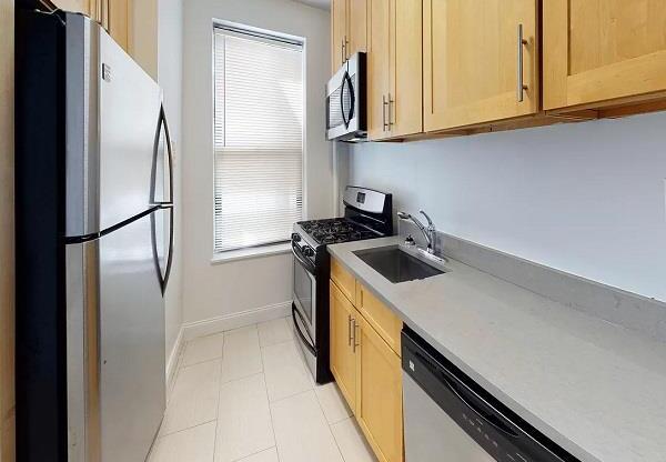 2 beds, 1 bath, $2,324, Unit 3-A