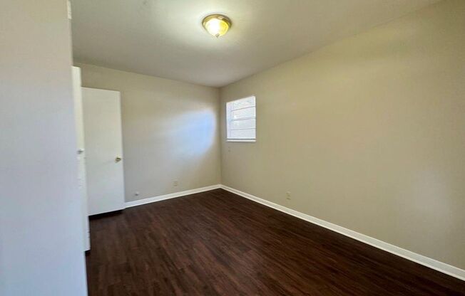 3 beds, 1 bath, $2,300