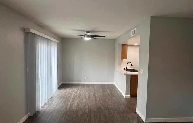 2 beds, 2 baths, 986 sqft, $2,595, Unit 10