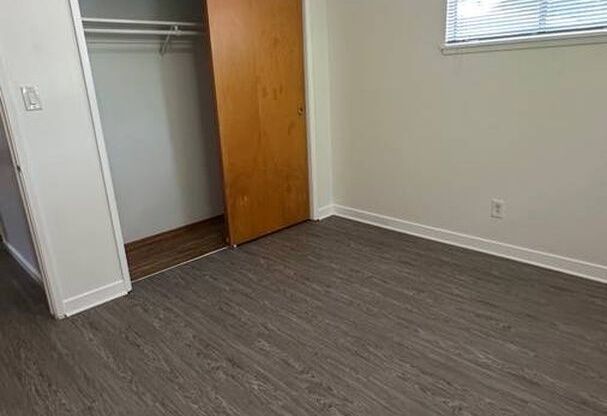Land Park Manor