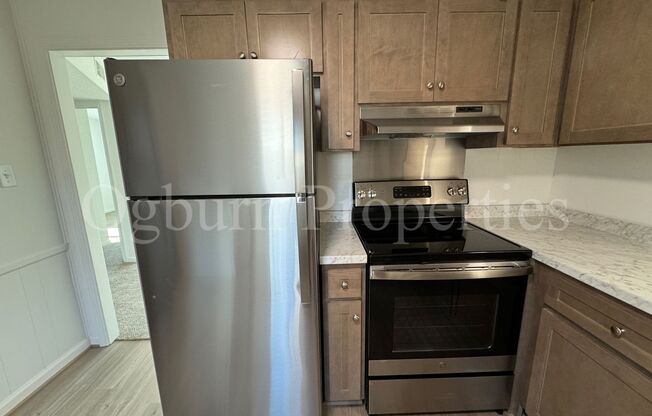 2 beds, 1 bath, $895, Unit 216-D