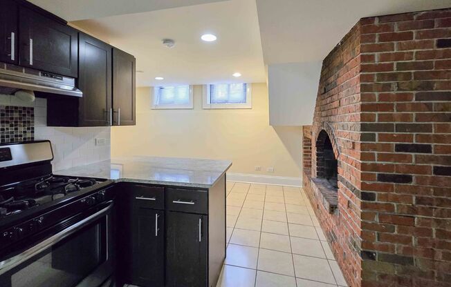 3 beds, 2 baths, 1,365 sqft, $4,250, Unit 877-D1