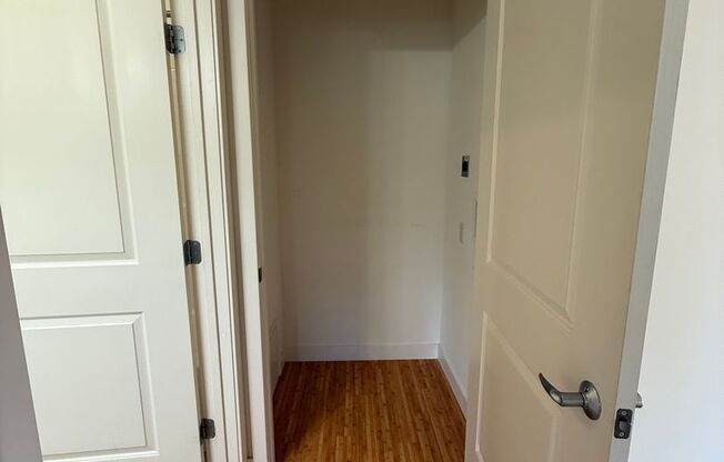 1 bed, 1 bath, 800 sqft, $2,150, Unit #102