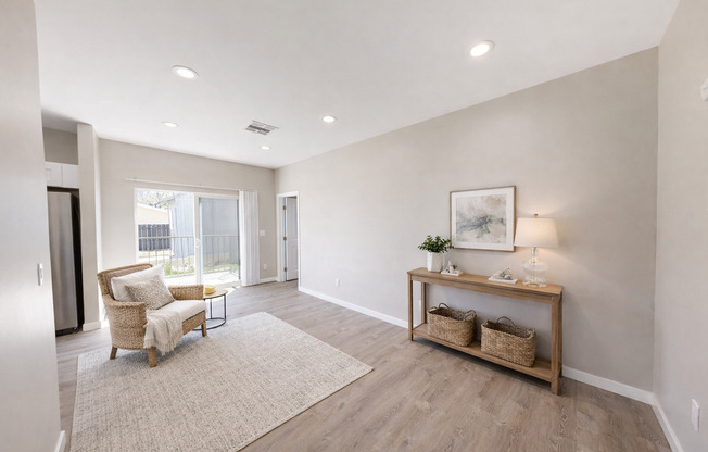 4Bed/2 Bath on Tipton!