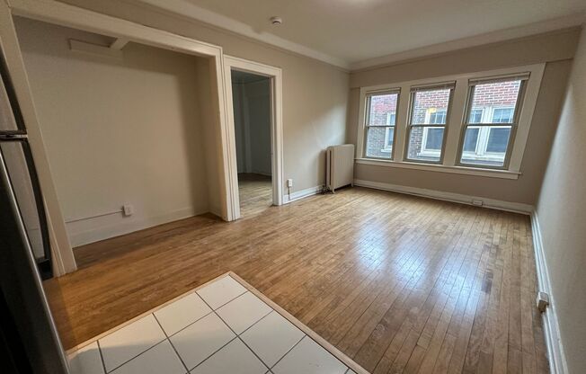1 bed, 1 bath, $1,095, Unit 62
